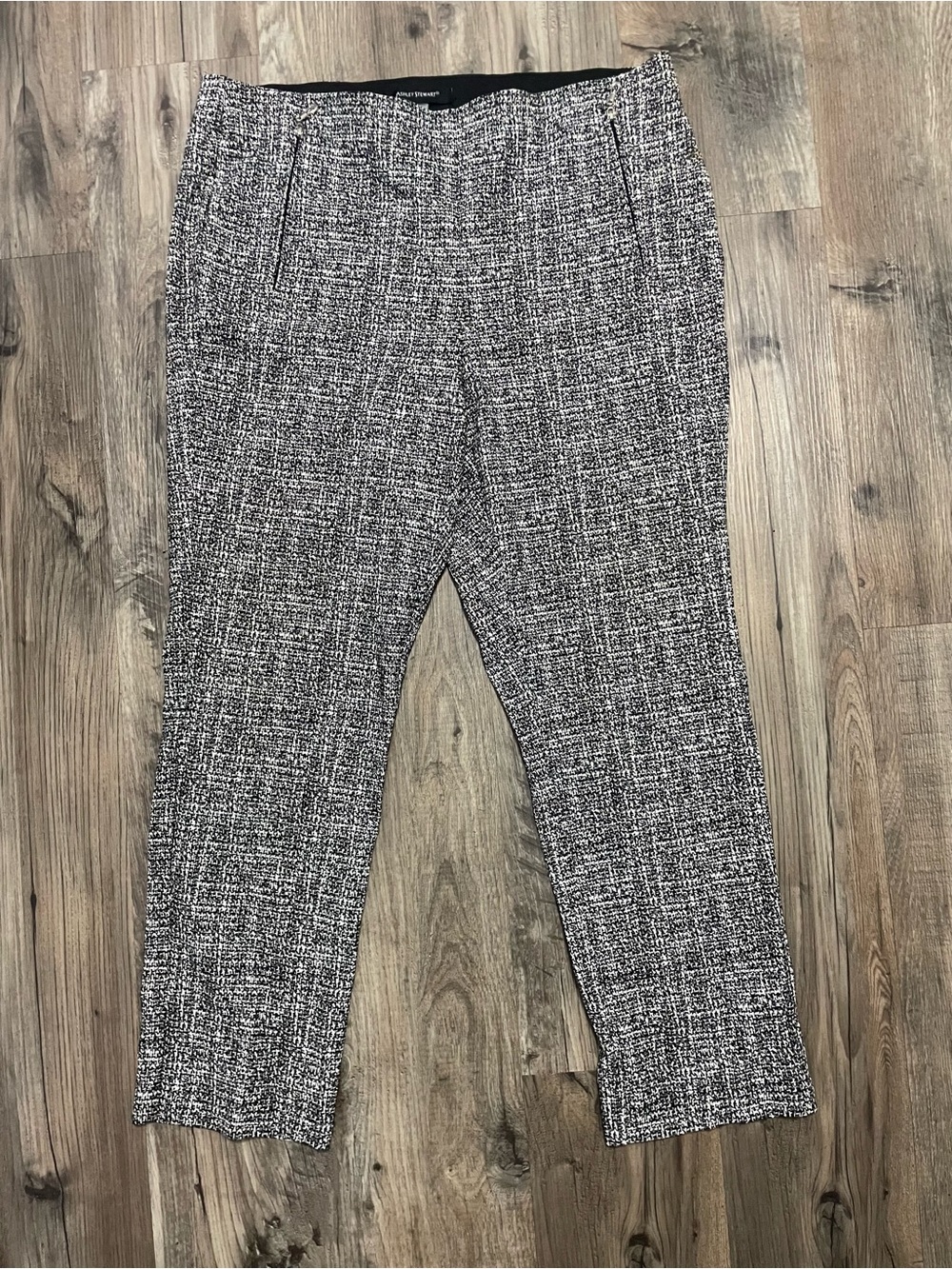 Women Ashley Stewart Black & White Patterned Dress Pants size 18/20